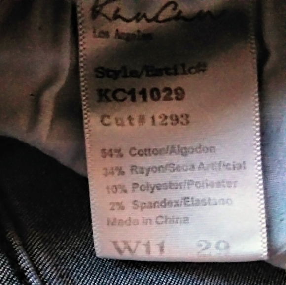 ⭐Bundle 5 for 25 with anything marked with a star. Dark Blue Skinny Jeans - Picture 2 of 3